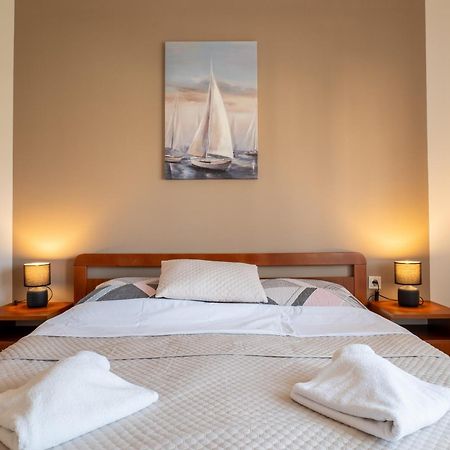 Apartment Wish - Two Bedrooms With 2 Ac Renewed Pag Town Exterior foto