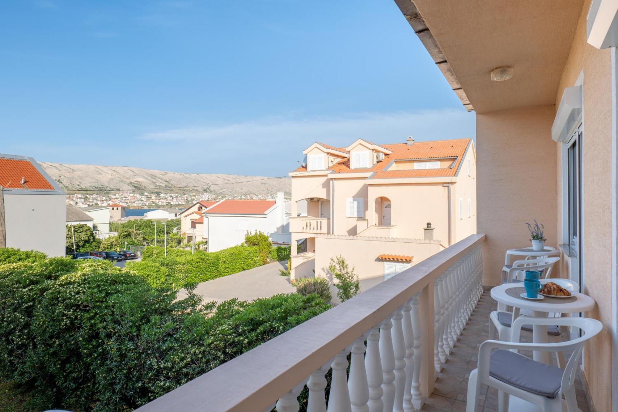 Apartment Wish - Two Bedrooms With 2 Ac Renewed Pag Town Exterior foto