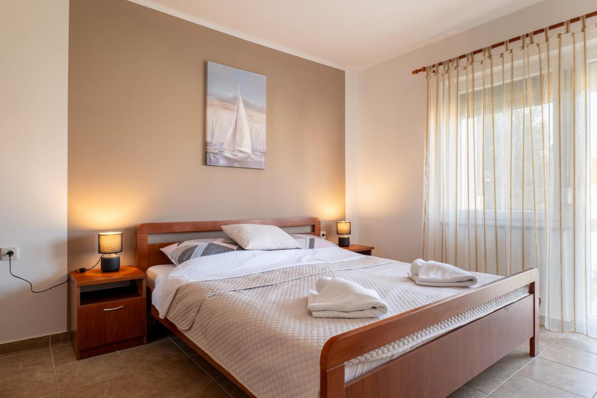 Apartment Wish - Two Bedrooms With 2 Ac Renewed Pag Town Exterior foto